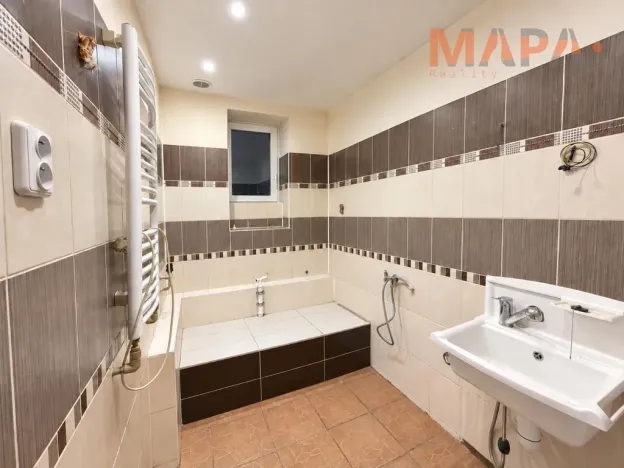Prodej rodinného domu, Jirkov - Červený Hrádek, 306 m2
