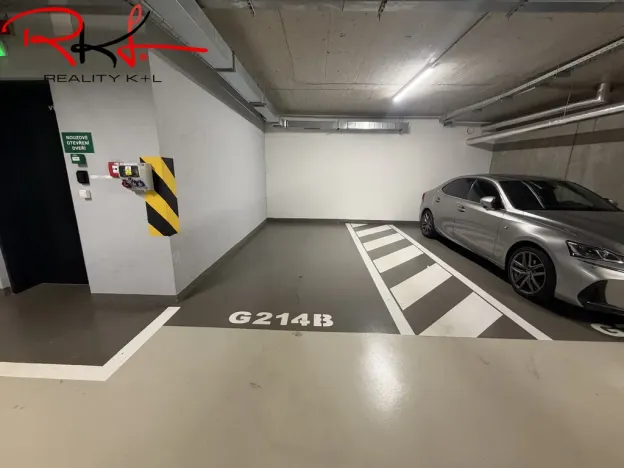 Pronájem garáže, Praha, U Pergamenky, 15 m2