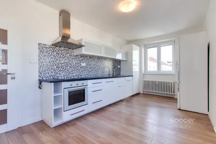 Pronájem bytu 2+1, Praha - Vršovice, Vršovická, 77 m2