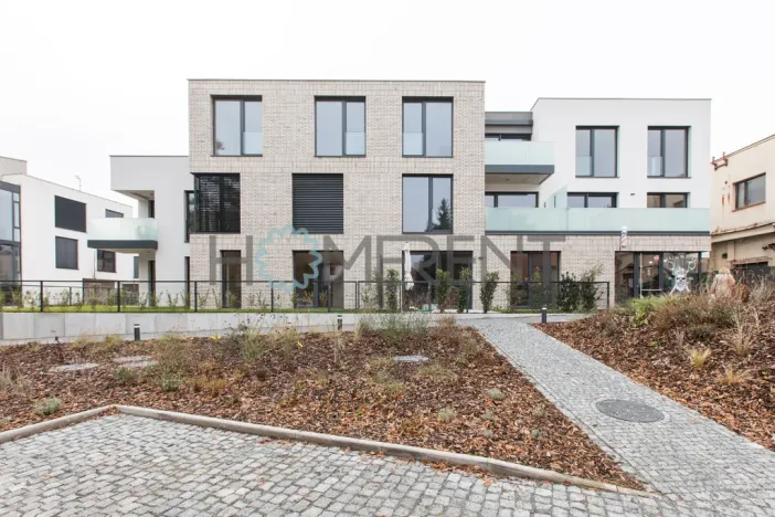 Pronájem bytu 1+kk, Černošice, Ke Hřišti, 33 m2