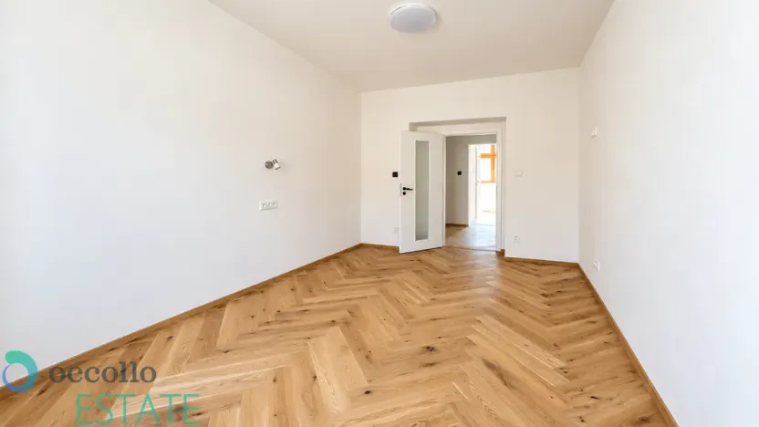 Pronájem bytu 1+kk, Praha, Seifertova, 32 m2