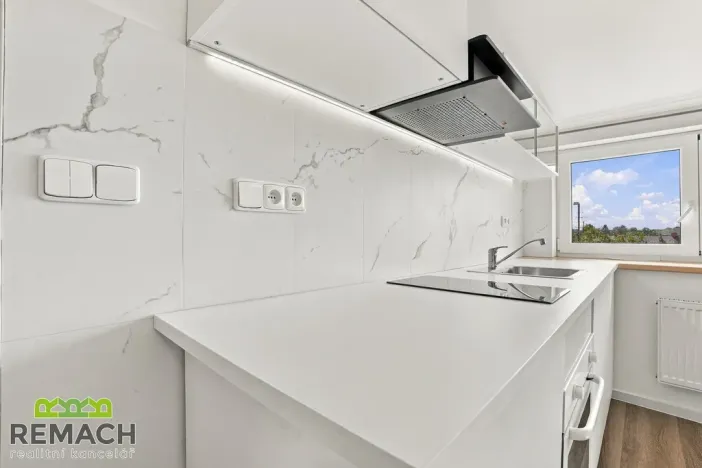 Pronájem bytu 1+kk, Uherské Hradiště, Na Stavidle, 27 m2