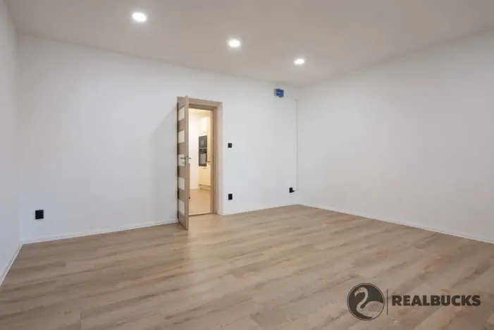 Prodej bytu 3+1, Jablonec nad Nisou, Vítězslava Nezvala, 100 m2