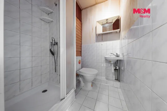 Prodej bytu 1+kk, Karlovy Vary - Stará Role, Fibichova, 18 m2