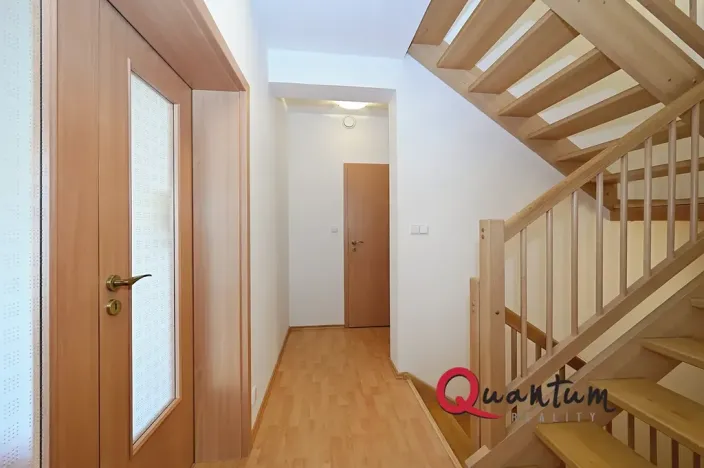 Pronájem rodinného domu, Praha - Kyje, Krčínovo náměstí, 126 m2