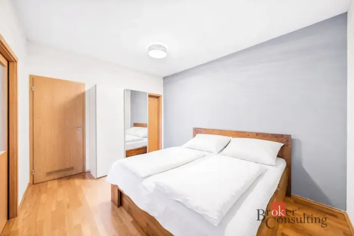 Pronájem bytu 3+kk, Praha - Holešovice, Varhulíkové, 78 m2