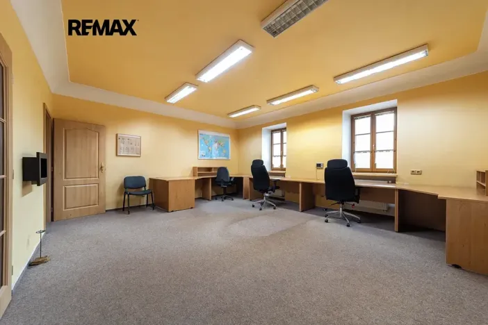Prodej činžovního domu, Šumperk, nám. Míru, 220 m2