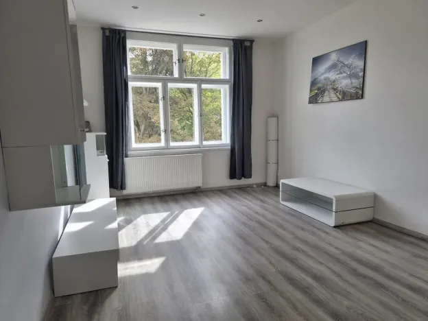 Pronájem bytu 2+1, Praha, Jaurisova, 59 m2