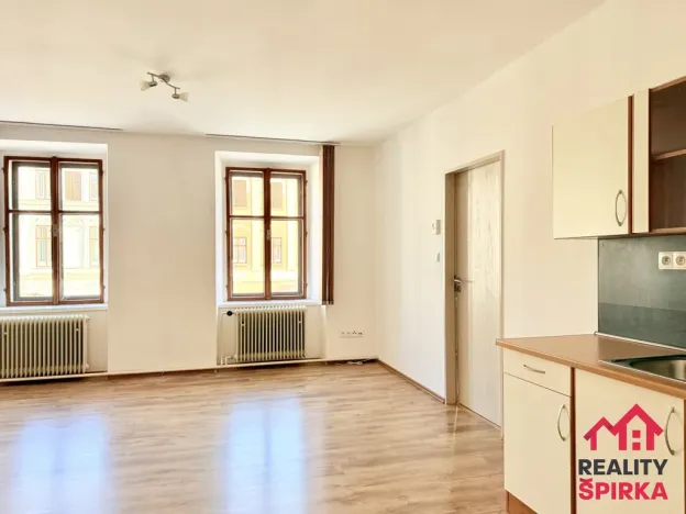 Pronájem bytu 2+kk, Svitavy - Město, náměstí Míru, 59 m2