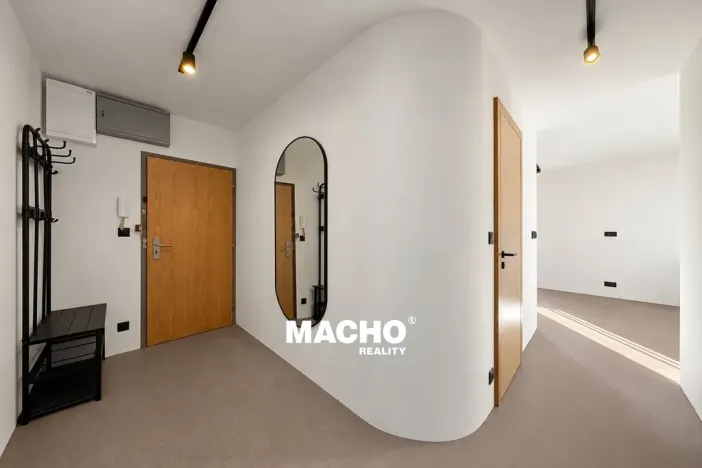 Pronájem bytu 3+kk, Praha - Modřany, Poljanovova, 65 m2