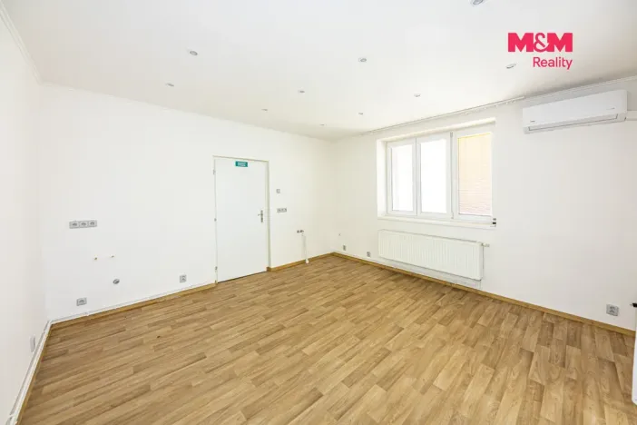 Pronájem obchodního prostoru, Čáslav - Čáslav-Staré Město, Klimenta Čermáka, 43 m2