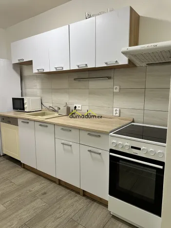 Pronájem bytu 2+kk, Praha, Vrchlického, 45 m2