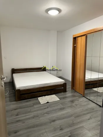 Pronájem bytu 2+kk, Praha, Vrchlického, 45 m2