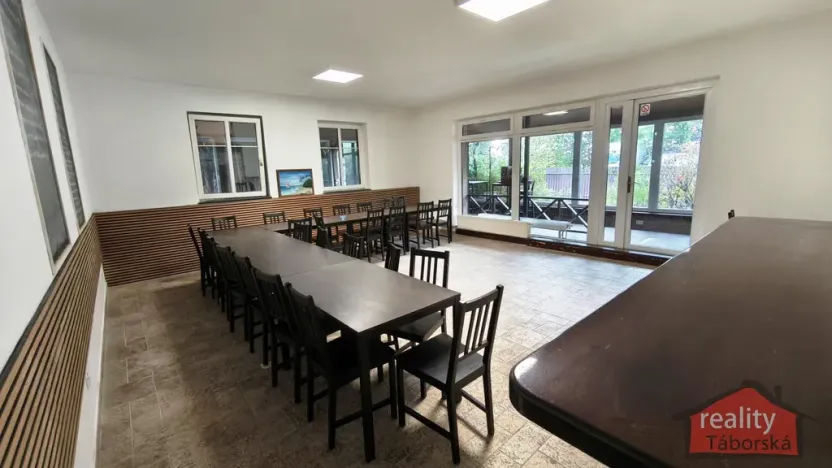 Prodej komerční nemovitosti, Nupaky, Nupacká, 241 m2