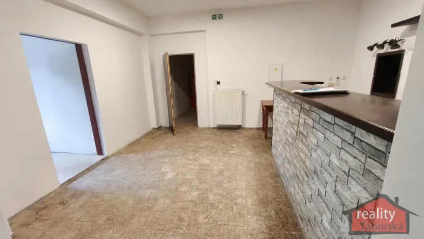 Prodej komerční nemovitosti, Nupaky, Nupacká, 241 m2