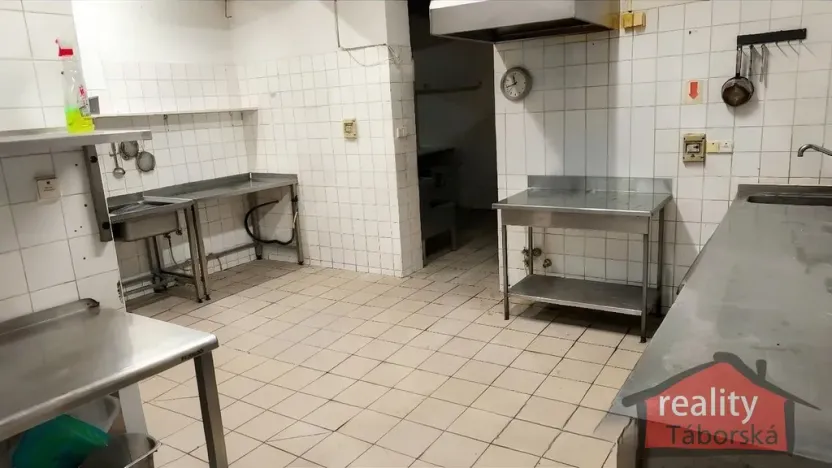 Prodej komerční nemovitosti, Nupaky, Nupacká, 241 m2