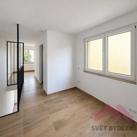 Pronájem bytu 2+kk, Praha - Vokovice, Oválová, 47 m2
