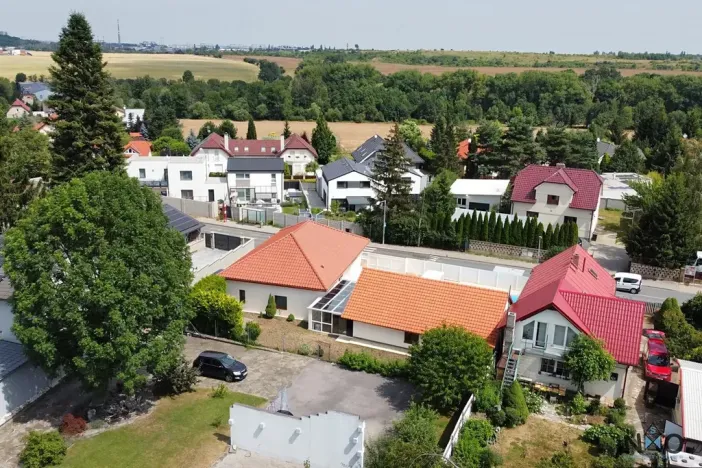 Prodej vícegeneračního domu, Praha - Pitkovice, Žampiónová, 190 m2