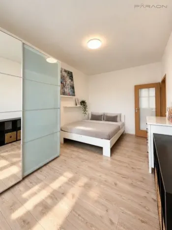 Pronájem bytu 1+1, Praha - Vršovice, Sportovní, 38 m2