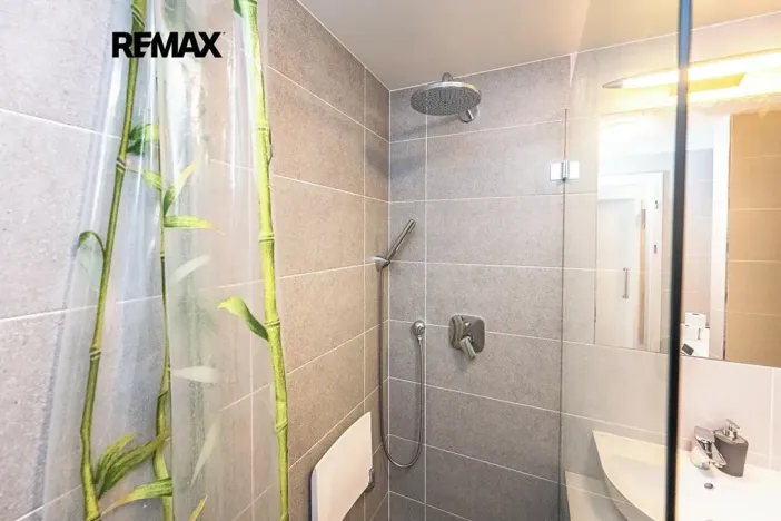 Pronájem bytu 2+kk, Praha - Holešovice, Jankovcova, 60 m2
