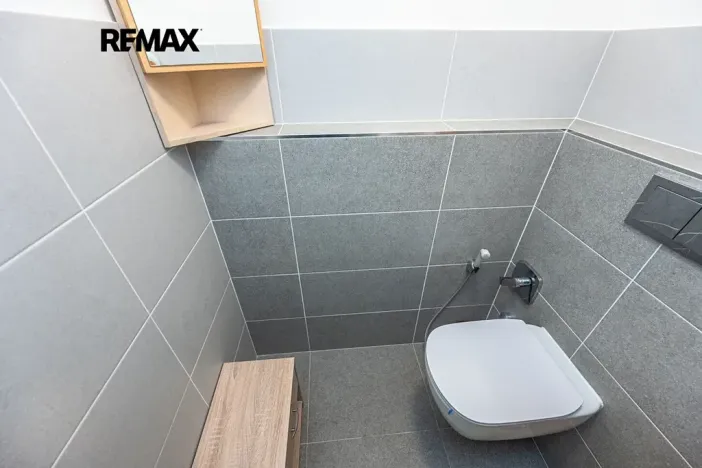 Pronájem bytu 2+kk, Praha - Holešovice, Jankovcova, 60 m2