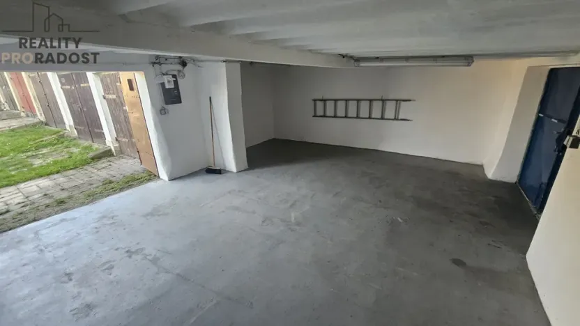 Pronájem garáže, Teplice, Libušina, 38 m2