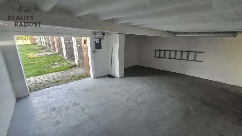 Pronájem garáže, Teplice, Libušina, 38 m2