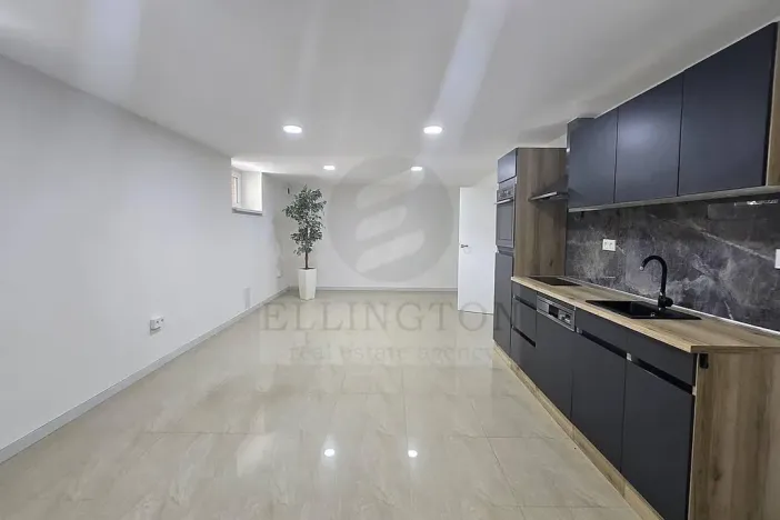 Prodej kanceláře, Praha - Kobylisy, Javorová, 49 m2
