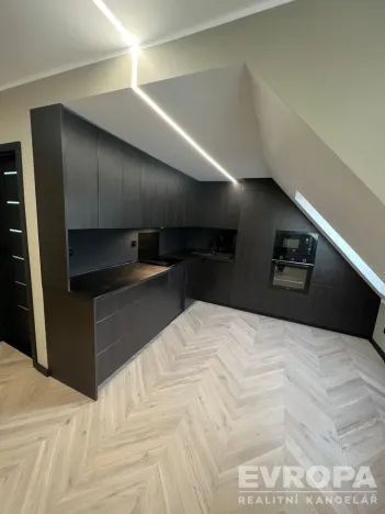 Pronájem bytu 3+kk, Opava, Fügnerova, 71 m2