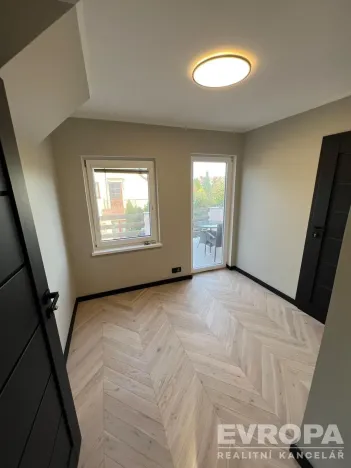 Pronájem bytu 3+kk, Opava, Fügnerova, 71 m2
