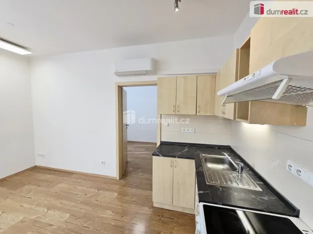 Pronájem bytu 2+kk, Praha - Hloubětín, V chaloupkách, 45 m2