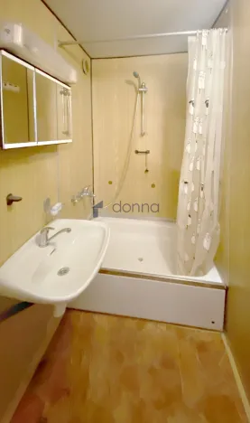 Pronájem bytu 1+kk, Praha, Božetická, 29 m2