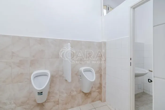 Pronájem kanceláře, Praha - Záběhlice, Za potokem, 168 m2