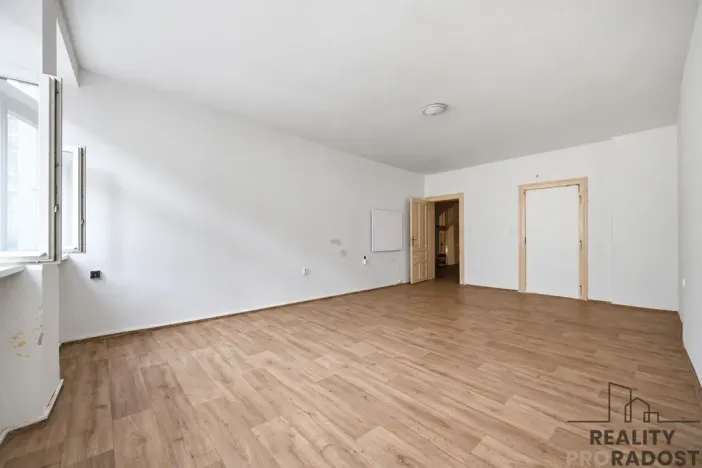 Pronájem kanceláře, Trutnov, Jihoslovanská, 157 m2
