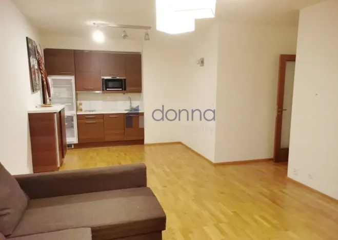 Pronájem bytu 2+kk, Praha, Jeseniova, 58 m2