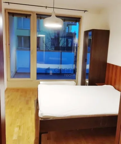 Pronájem bytu 2+kk, Praha, Jeseniova, 58 m2