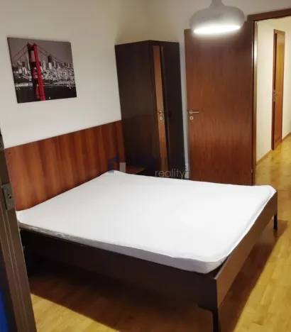 Pronájem bytu 2+kk, Praha, Jeseniova, 58 m2