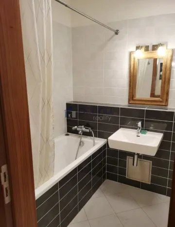 Pronájem bytu 2+kk, Praha, Jeseniova, 58 m2