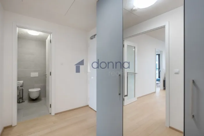 Pronájem bytu 2+kk, Praha, Jankovcova, 60 m2