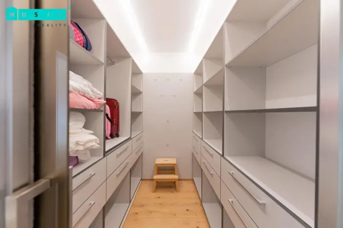 Pronájem bytu 4+kk, Olomouc - Nové Sady, Českobratrská, 151 m2