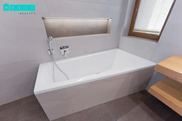 Pronájem bytu 4+kk, Olomouc - Nové Sady, Českobratrská, 151 m2