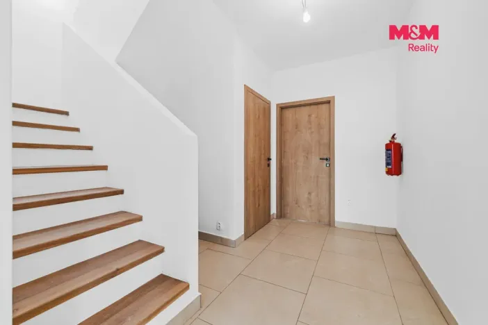 Prodej rodinného domu, Polní Voděrady, 200 m2