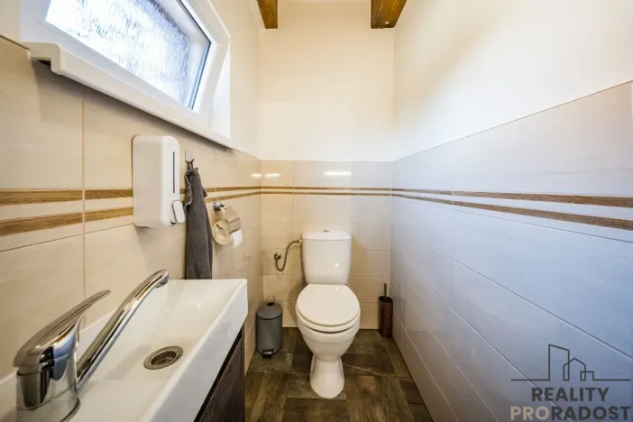 Prodej vinného sklepa, Domanín, 90 m2