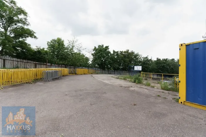 Pronájem komerčního pozemku, Praha - Hloubětín, Kbelská, 3070 m2