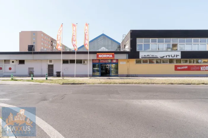 Prodej obchodního prostoru, Žatec, Husova, 2862 m2