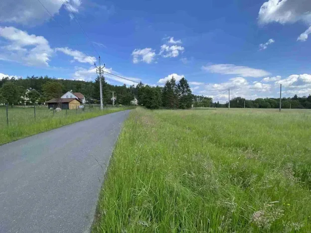 Prodej pozemku, 1400 m², Planá, Pavlovice