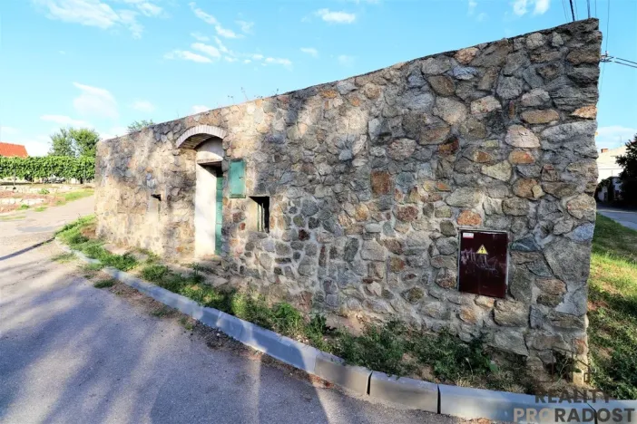 Pronájem vinného sklepa, Hlohovec, Šulaperk, 37 m2