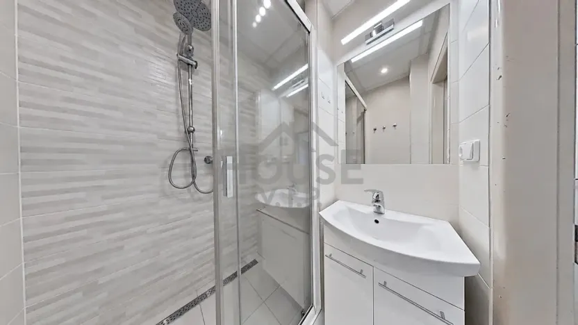 Prodej bytu 2+1, Praha - Modřany, U zastávky, 54 m2