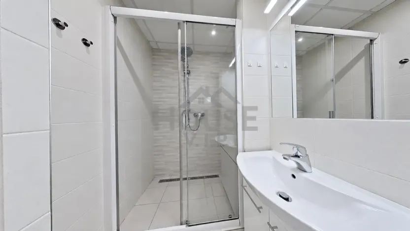 Prodej bytu 2+1, Praha - Modřany, U zastávky, 54 m2