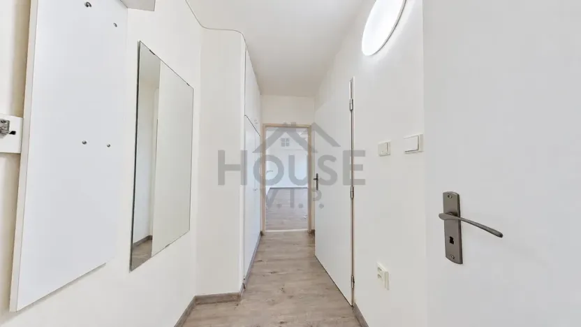 Prodej bytu 2+1, Praha - Modřany, U zastávky, 54 m2